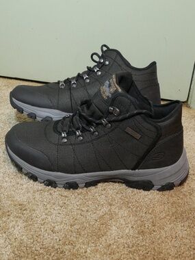 Skechers Mens Outdoor Water Repellent Boots NWOT~